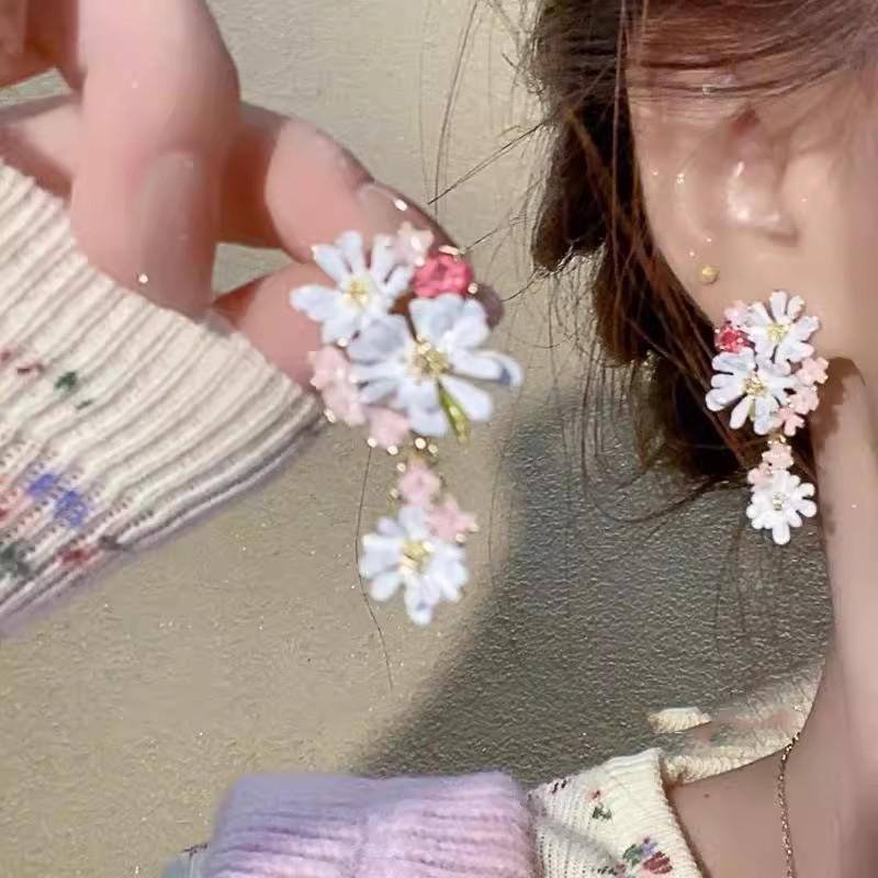 Pendientes de Botón con Flor de Borla Francesa Freesia 2025 - Accesorios Dulces de Alta Gama para Mujer