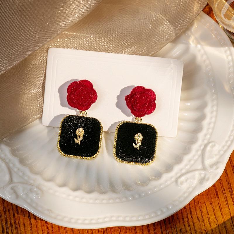 French Retro Burgundy Rose Earrings, Autumn And Winter Small Fragrant Velvet Earrings, High-End Earrings For Women