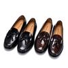 Herren-Loafer im britischen Stil mit Quasten: Modische Slipper aus Lackleder für Business Casual und formelle Anlässe