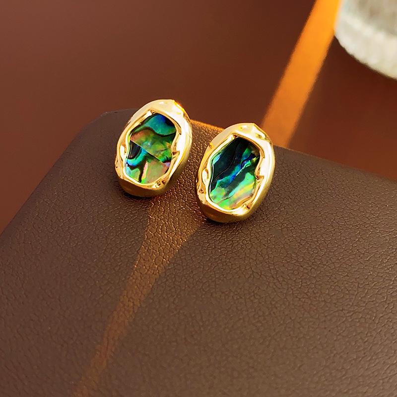 Boucles d'oreilles puces ovales en cristal argenté vieilli:  Luxe Léger et Mode Haut de Gamme