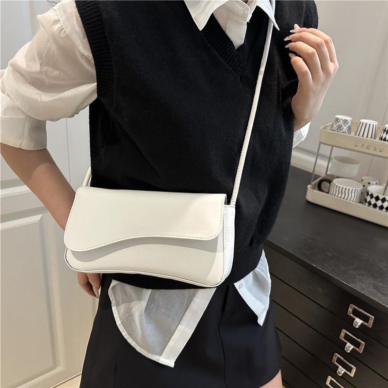 

New Style Women s Versatile Crossbody Underarm Flap Bag: Compact, Stylish Square Handbag for Work and Commute белый