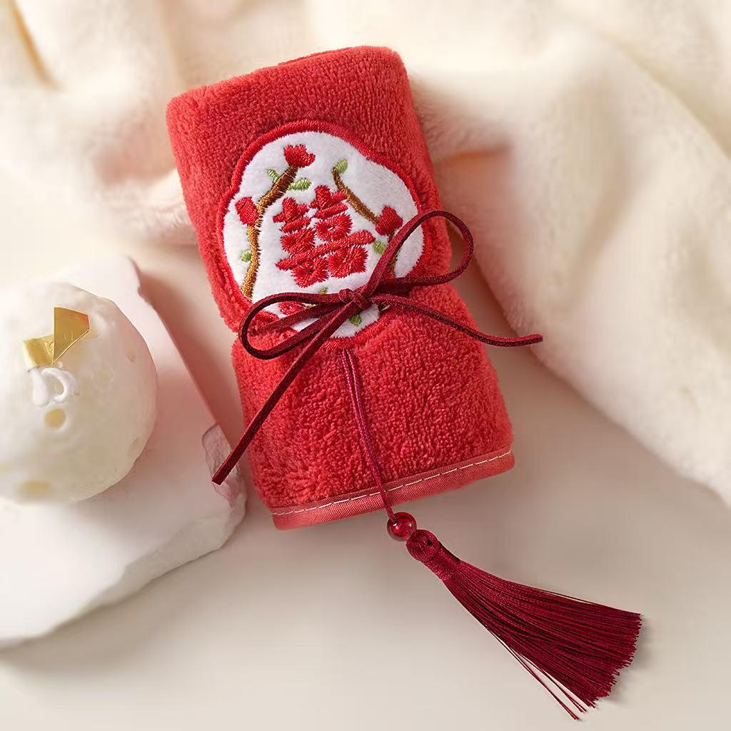 

Embroidered Tassel Towel: Wedding Souvenir & Gift for Bridesmaids/Birthdays 35x35 cm