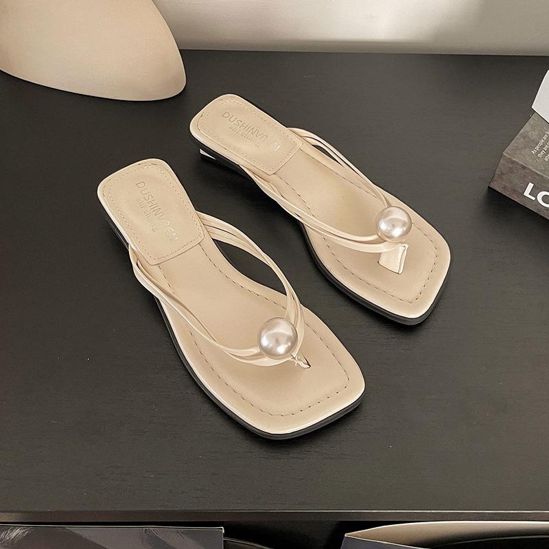 Internet celebrities popular soft-soled flip-flops shoes women wear 2024 summer new casual versatile beach sandals