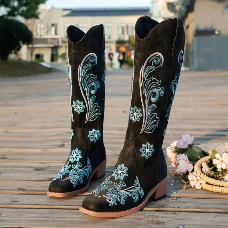 Fashion Women's Boots New Embroidered Long Tube Boots Low Heel Calf Waterproof Comfort Fashion Knight Boots Botas Mujer Botas Feminino