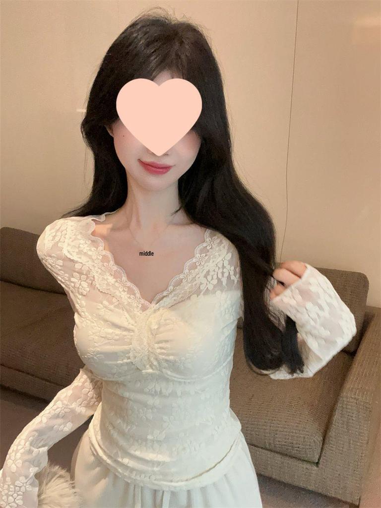 V-Neck Lace Hollow-Out Women's Spring/Autumn Top: Chic & Versatile Base Layer