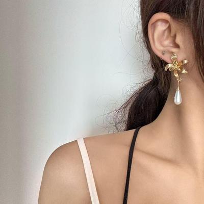 Korean Metal Flower Pearl Tassel Dangle Earrings - Women's Retro High-End Versatile Style