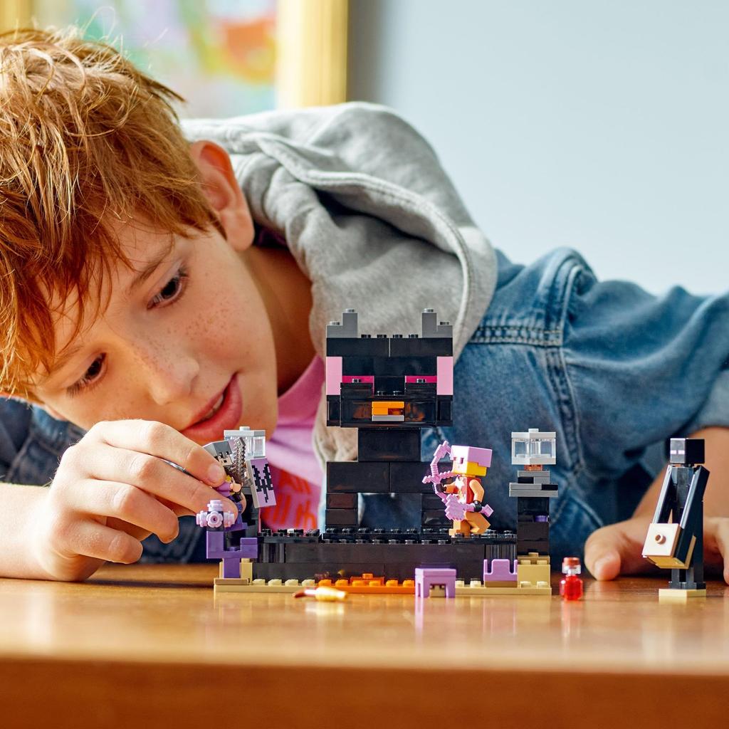 Zabawka LEGO Minecraft Arena Końca - Idealny Prezent na Urodziny, Boże Narodzenie, dla Chłopców, Dziewczynek, Dzieci w Wieku 8, 9, 10 Lat, Uczniów Szkoły Podstawowej - Minecraft Dobry