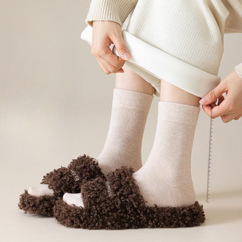 Wool Socks for Women To Keep Warm In Autumn and Winter. Merino Wool Mid-calf Socks, Thickened Socks, Cold-resistant Socks for Women