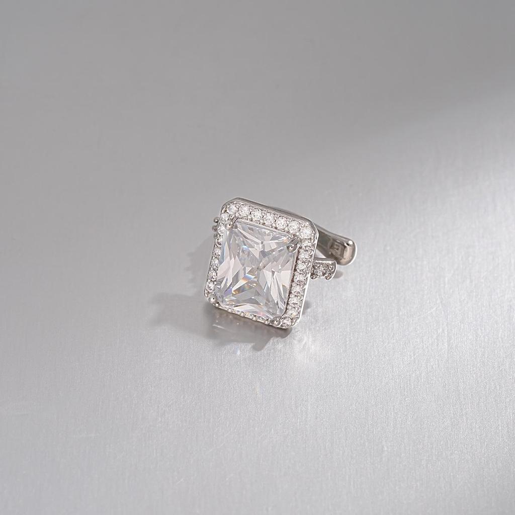 18K Gold Plated Zircon Square Ear Cuff Earrings - No Piercing, European Style, Simple Luxury for Women.