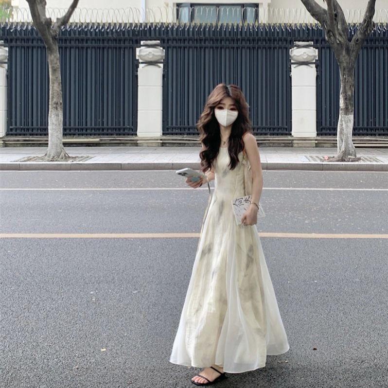 

Женское летнее ретро платье-макси А-силуэта на бретелях с принтом тушью M Premium