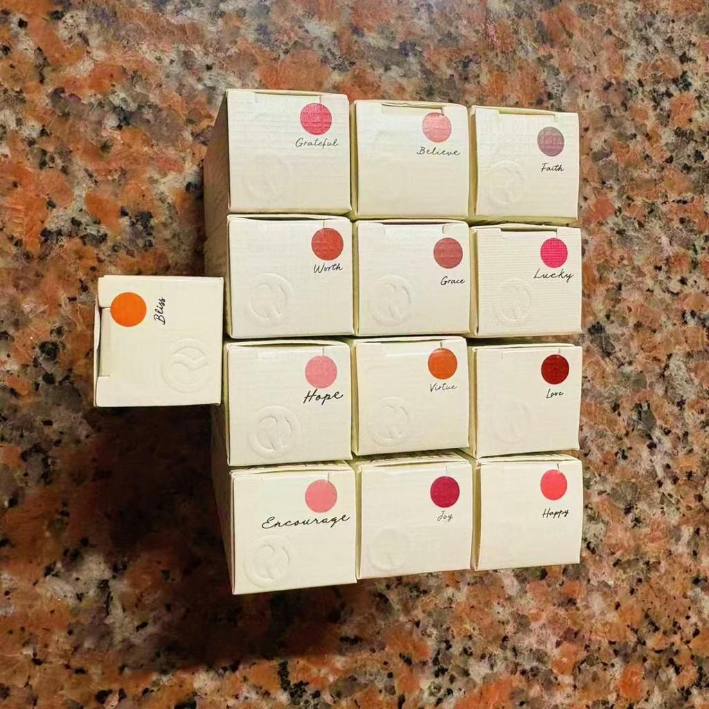 Rare Beauty di Selena: Blush Liquido & Gloss Labbra 7,5ml in Bliss/Hop - Articolo Caldo