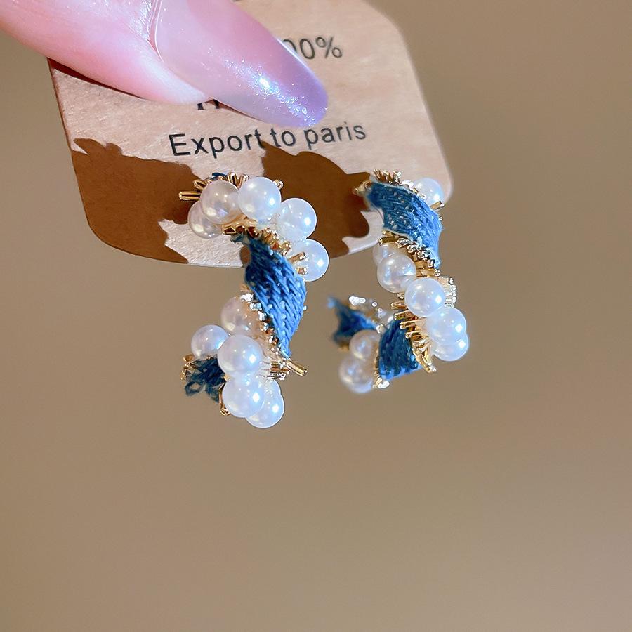 Denim Pearl C-Shaped Stud Earrings - Elegant and Fashionable Design