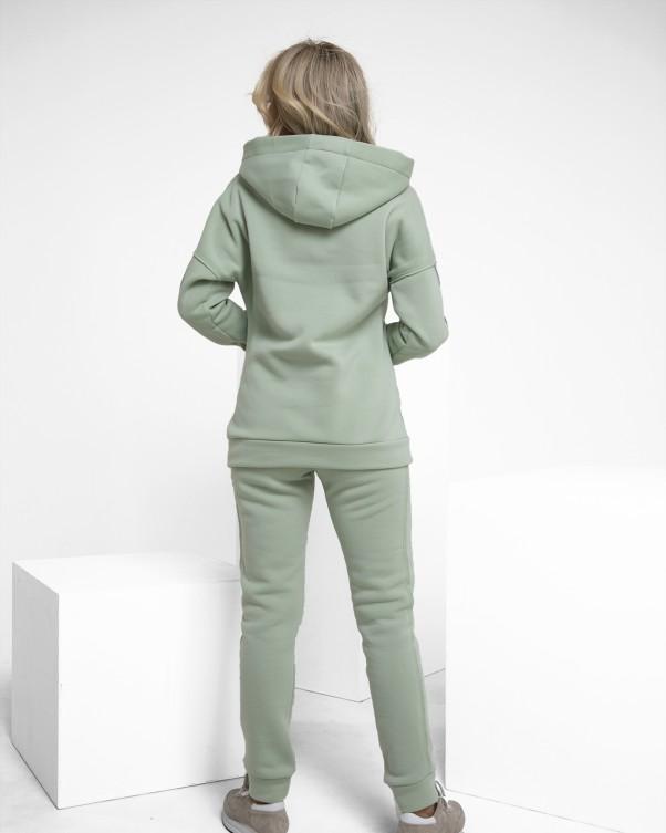 Isolierter Anzug aus der Kampfserie ISSA Plus