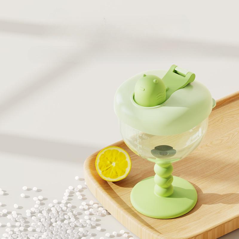 Creative Cute Baby Sippy Cup with Straw and Measurement Scale