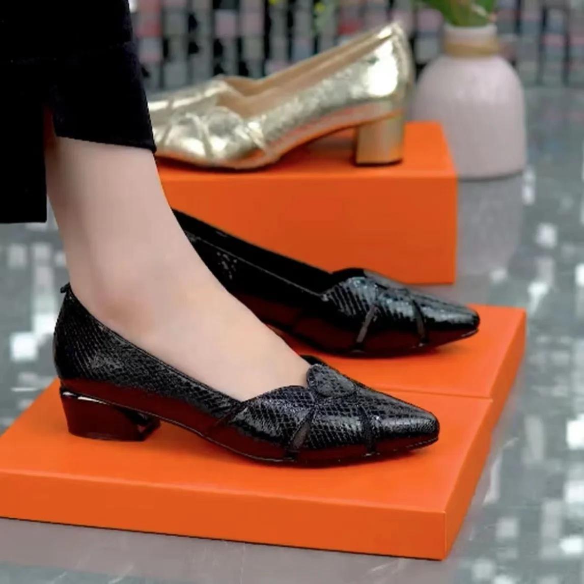 

Женские кожаные босоножки на каблуках с золотым носком, женские весенние свадебные туфли, женские элегантные туфли на среднем каблуке 35