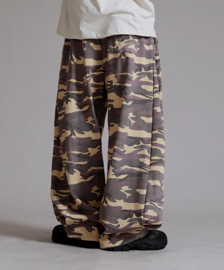 LIKE THE MOST Two-Tuck Longside Overpants_Camo Beige