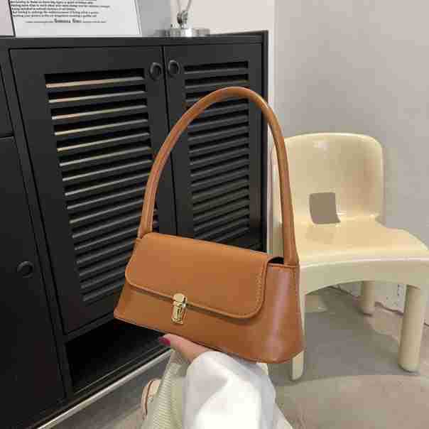 New 2025 Women's Bag Spring Baguette Bag Fashionable Retro Underarm Bag Versatile Atmosphere Portable Temperament Shoulder Bag