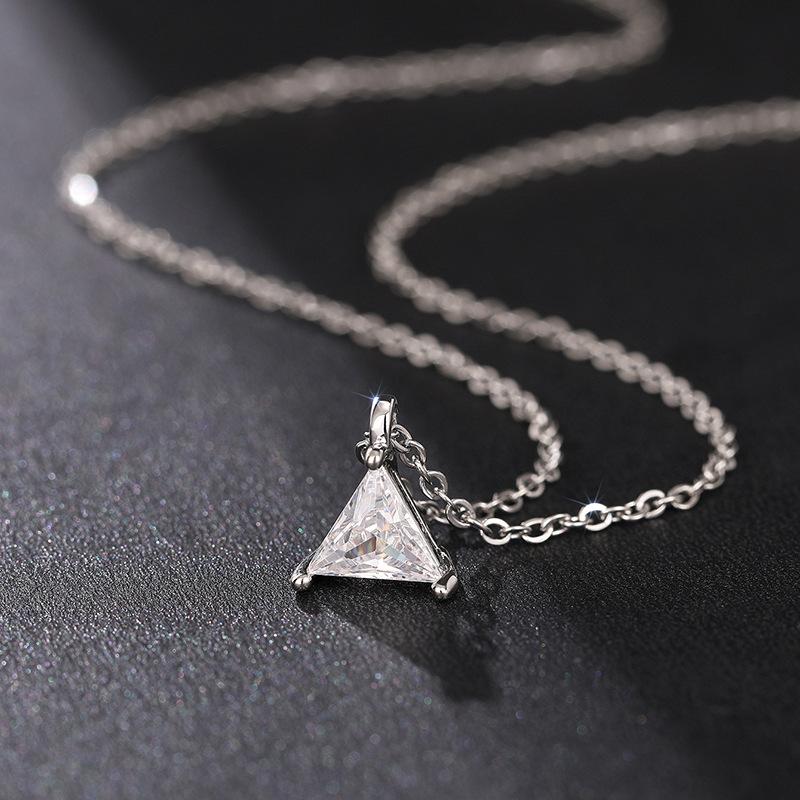 Ladies' Triangular Pendant Necklace with Triangular Synthetic Zircon Inlay, Elegant and Minimalist Collarbone Chain