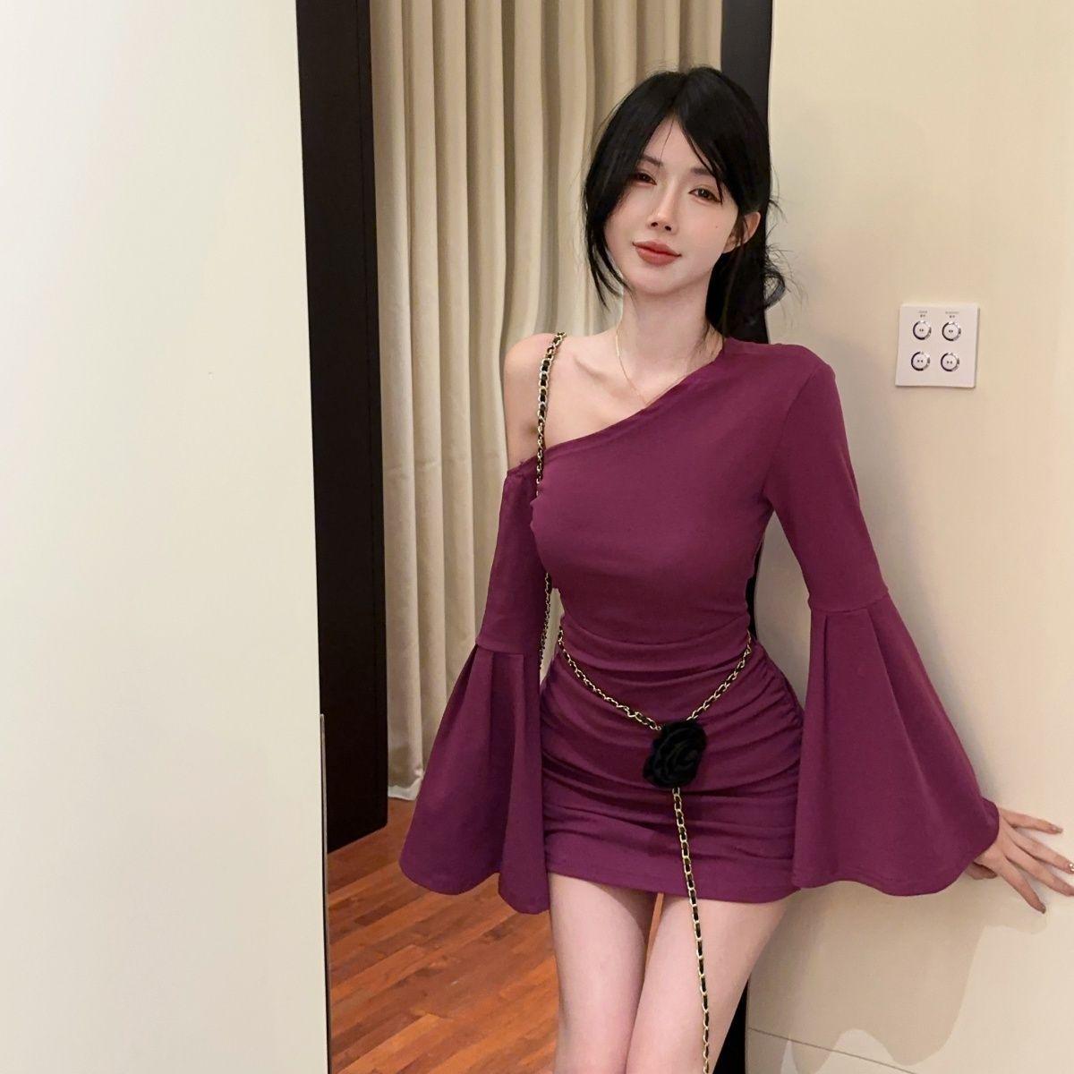 

Autumn/Winter One-Shoulder Flare Sleeve Petite Slim Fit Dress: Spicy Girl Style Short Skirt Medium