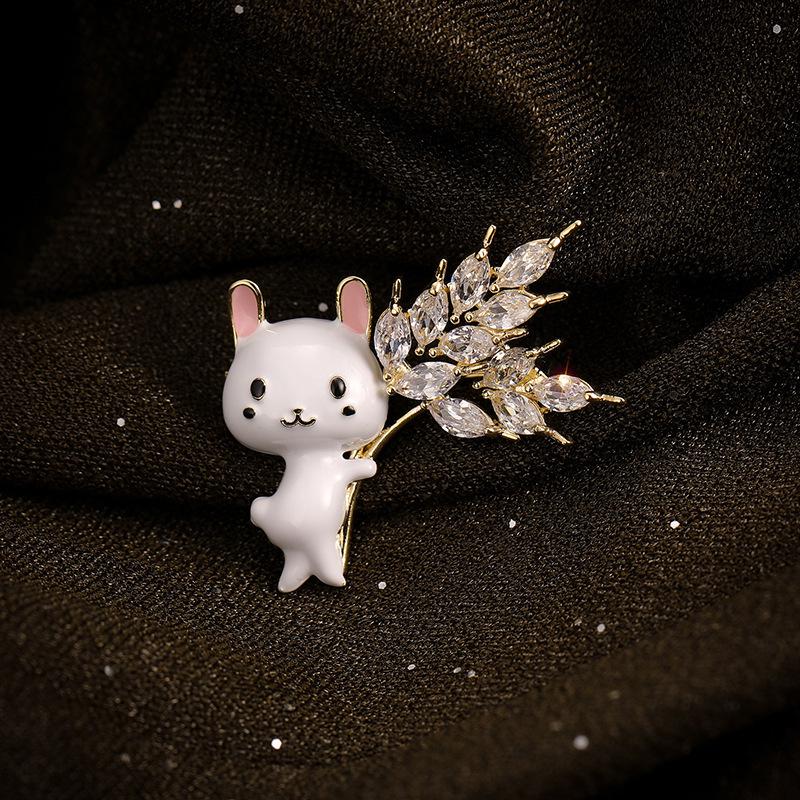 Japanese Style Cute Rabbit Brooch with Zircon Wheat Ear Pin