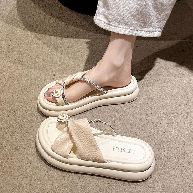 Slippers Women's Summer Wear 2025 New French Camellia Thick-soled Cover Toe Cool Slippers with Skirt Soft-soled Beach Shoes