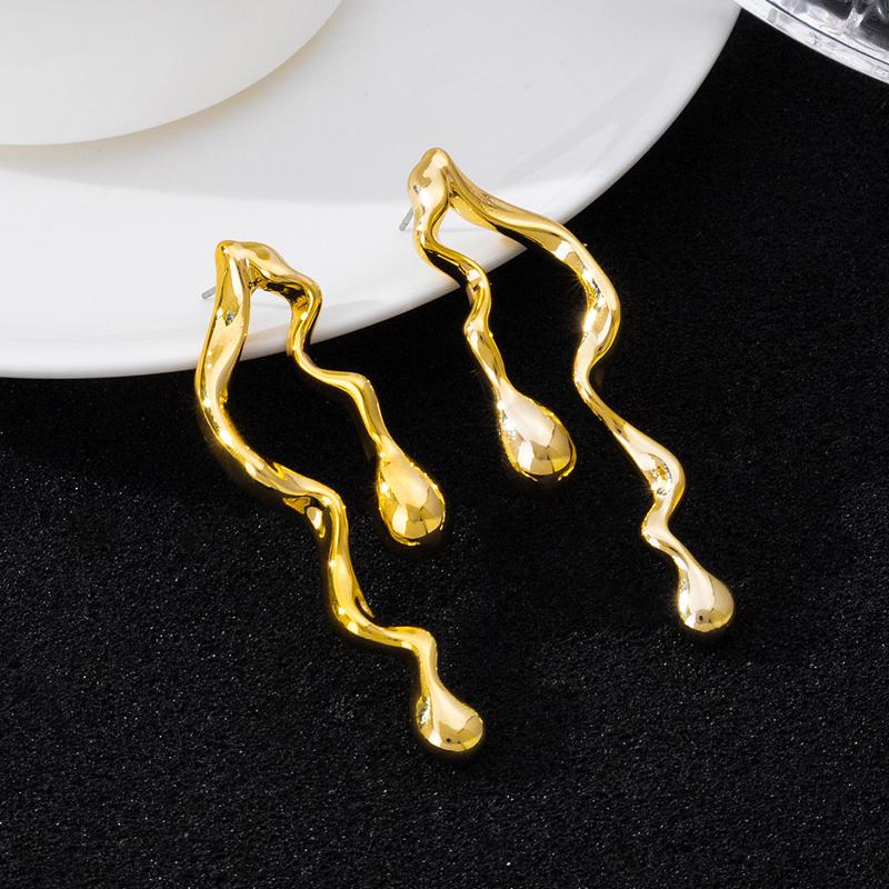 Fashion Twisted Metal Irregular Stud Earrings for Women Personality Fashion Retro Water Drop Earrings Party Accessories Gift золотой