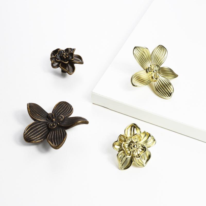 Vintage Floral Cabinet Pulls Creative Petal-shaped Single Hole Drawer Handles Zinc Alloy for Kitchen Wardrobe Bathroom Furniture