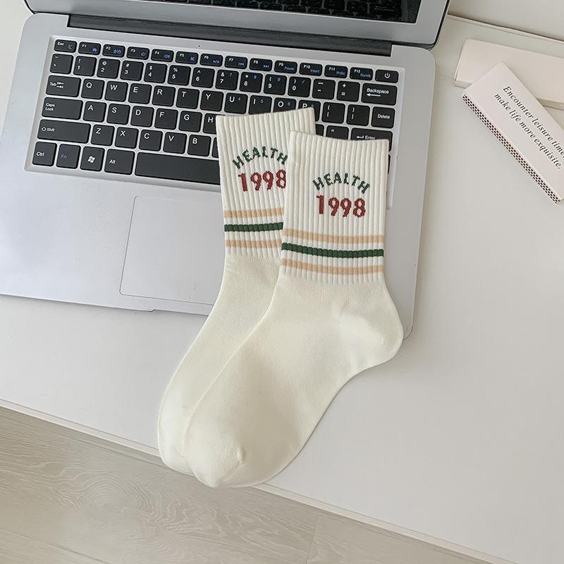 Female Spring and Autumn Tide Is Boneless All Match Movement White Tube Socks