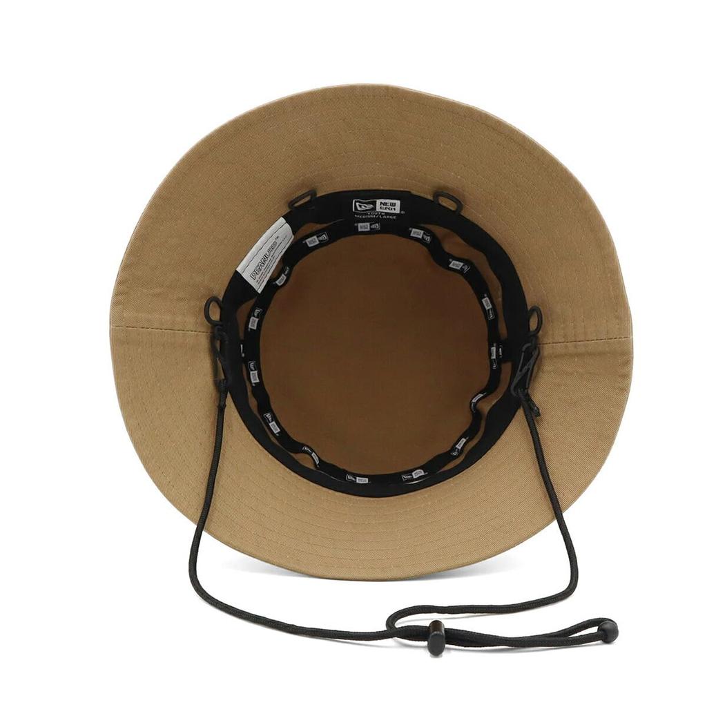 New Era Kinder Adventure Hut Sonnenschutz PEANUTS Snoopy Kollaboration Khaki LXL KINDER ADV LT SADE PEANUTS SURF KHA 14432166 NER36K1654