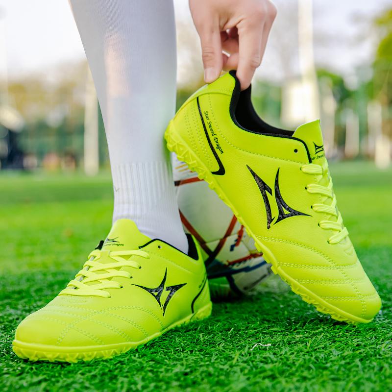 Fashion Green Men's Football Training Shoes Size 35-46 Soccer Turf Shoes Unisex Professional Indoor Futsal Sneakers Men