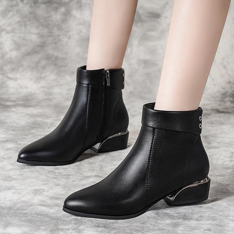 Kurze Stiefel im britischen Stil, Herbst und Winter, neue spitze seitliche Reißverschluss-Martin-Stiefel mit niedrigem Absatz, kurze Röhre, Damenmode-Stiefel