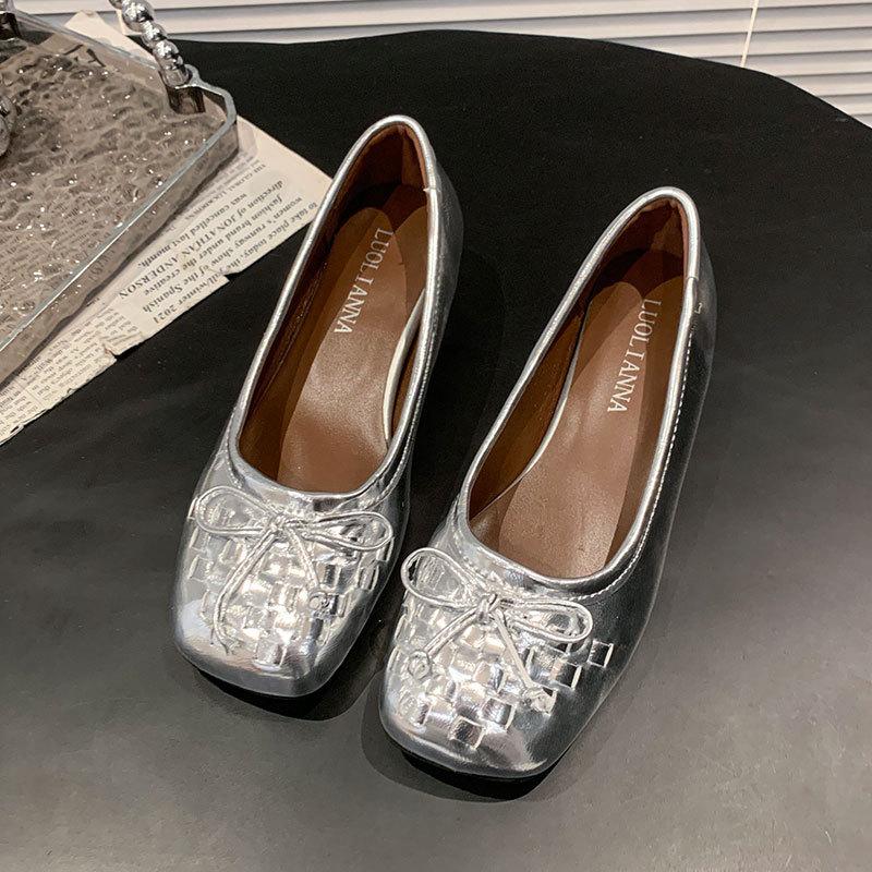 

Новые женские туфли-лодочки с квадратным носком, мягкой подошвой, мелким вырезом и плоскими лоферами 40 серебряный