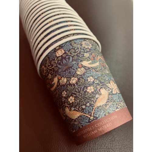 Set of 40 200ml Disposable Paper Cups with a Stylish Retro Classic Design for Cafes