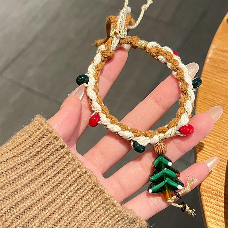 Gingerbread Man Christmas Tree Bracelet: Cute Cartoon Braided Rope for Girls - Retro & Versatile Hand Jewelry
