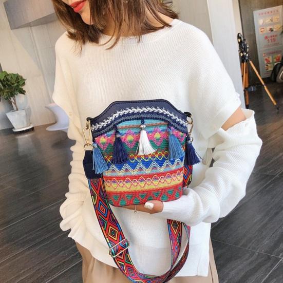 Boho Crossbody Bag with Tassel Retro Ethnic Crossbody Purse with Adjustable Strap Fringed Colorful Shoulder Bag for Women Holiday Street