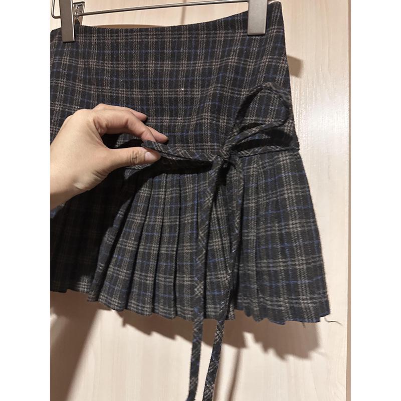 

2025 Fall/Winter Retro Preppy Plaid Wool Pleated Mini Skirt for Women L