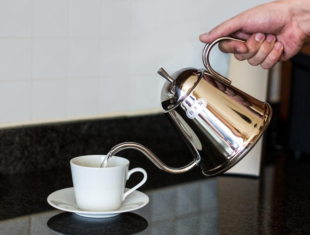 Yoshikawa Stainless Steel Drip Pot, 1.0L, Narrow Mouth, Induction and Direct Heat Compatible, Tsubame-Sanjo, Made In Japan, Fons SH8994