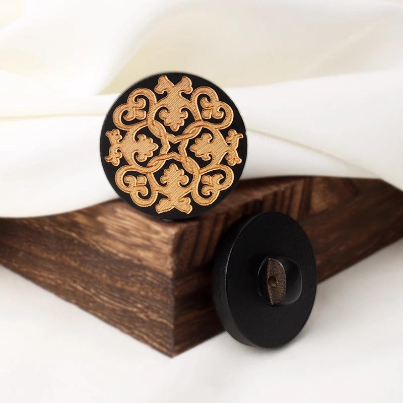 

Huanlian Fury, Retro Laser Engraved Decorative Buttons Sweater Jacket Wood Buttons Personalized Buttons Black 18mm