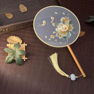 Éventail de poche de style chinois avec pendentif Éventail en soie Éventail à broderie classique Mariage chinois