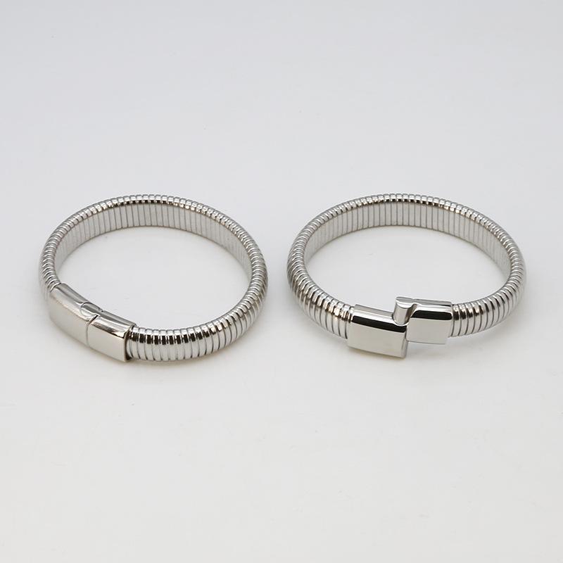Hohe Qualität Wasserdicht Anti-Allergie Herren Damen Gold Silber Einfach Vielseitig Magnetverschluss Edelstahl Armband Armreif