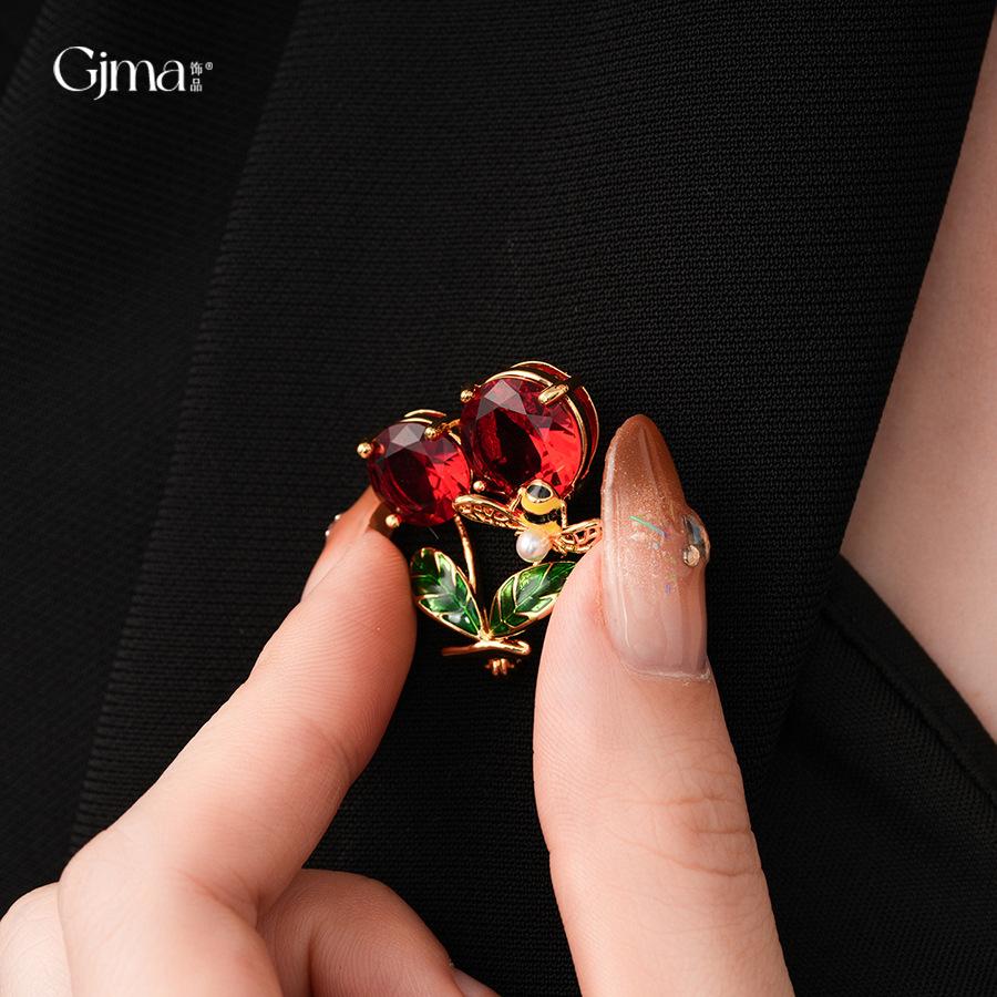 French Delicate Glass Oil Drop Cherry Pearl Brooch Light Luxury Pin Clothing Accessories