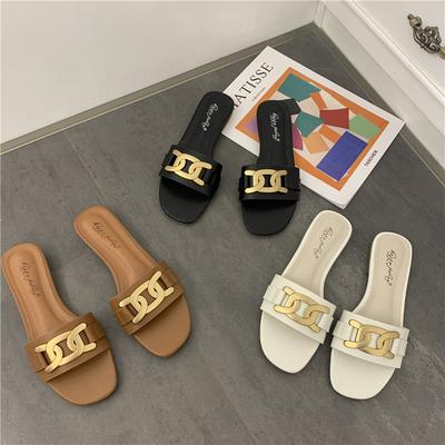 Pantoufles à chaînes métalliques tendance à talon plat pour femmes, tongs à bout ouvert, chaussures d'été à enfiler pour femmes, sandales de plage pour femmes été 2025