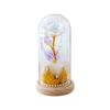 Konservierte Rosenlampe mit Goldfolienblumen, Ein kreatives Valentinstagsgeschenk.