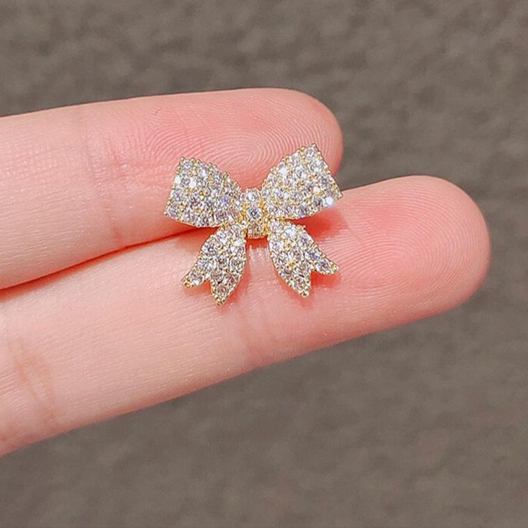 Korean Diamond-Studded Bow Brooch - Trendy Collar Pin for Women