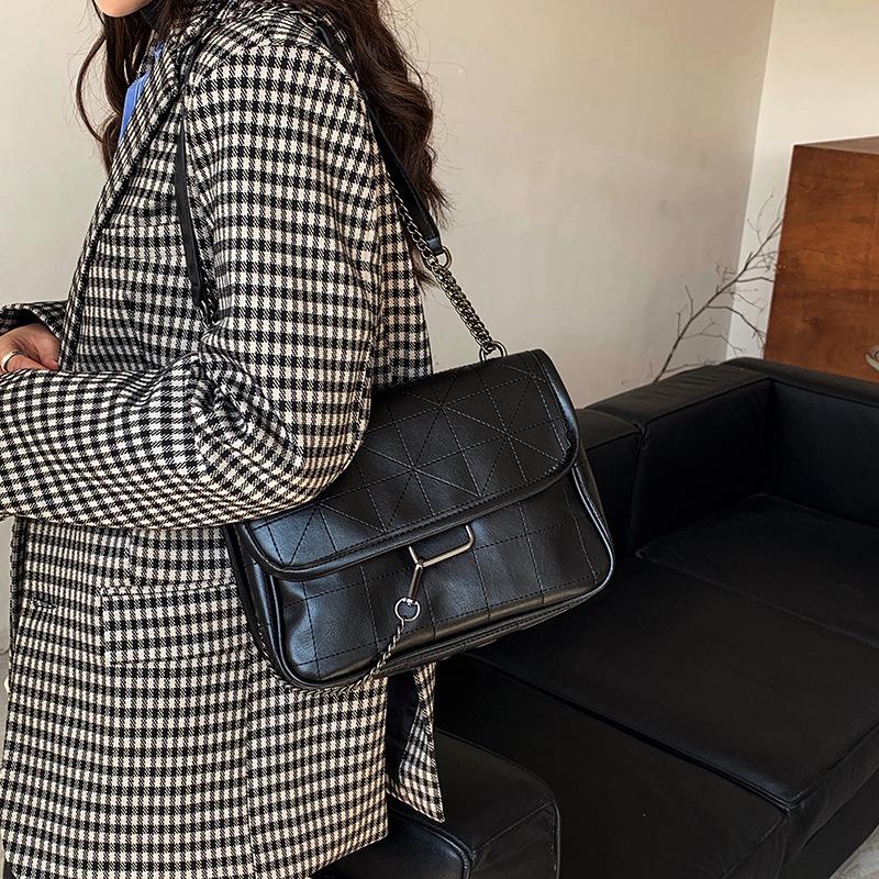 

Z Home Stray Bag Fashion Spring Women S Bag Black Retro Shoulder Crossbody Diamond Chain Handbag