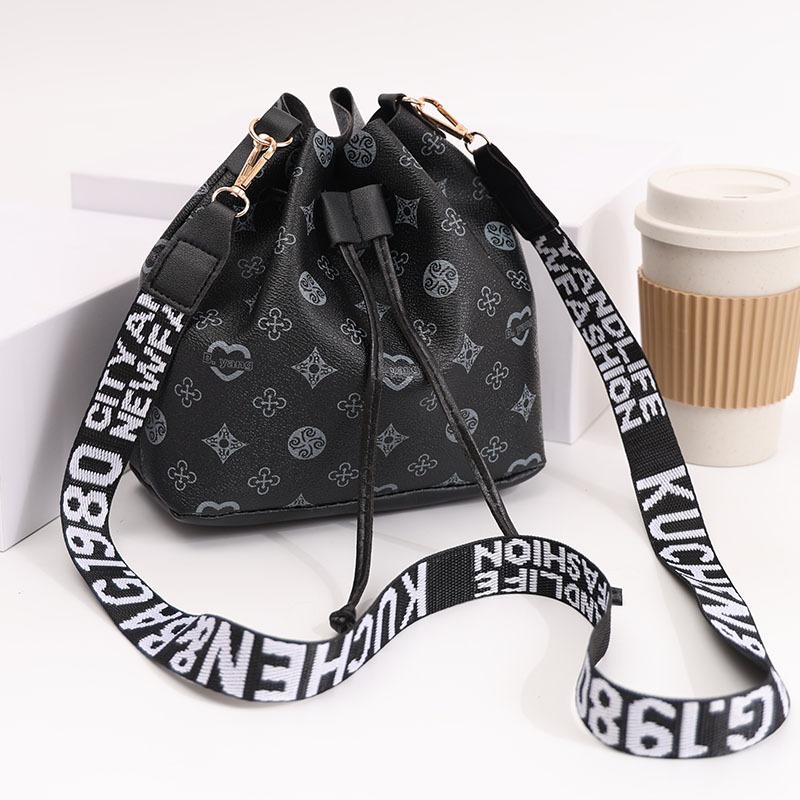 New Women's Drawstring Bucket Bag Fashionable Letter Wide Shoulder Strap Commuter Bag Trendy Shoulder Bag One Piece
