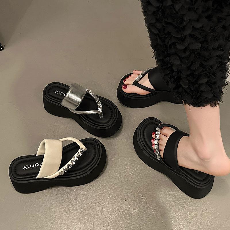 French Beautiful Slippers Women's Summer Wear 2025 New Small Thick-soled Flip-flops Net Red Toe Cool Slippers