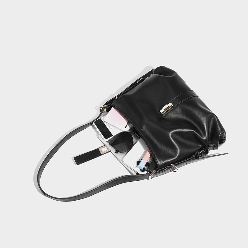 Niche High-End Large Capacity Tote 2024 Summer New Fashion Commuter Casual Bag Single Shoulder Crossbody Women's Bag