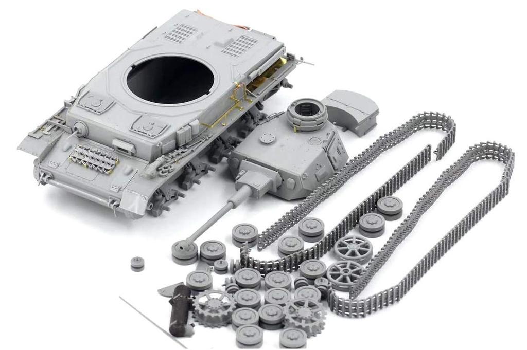 Border Model German Army IV Tank Type Plastic Model BT004 1/35 F2/G (2in1 Kit)