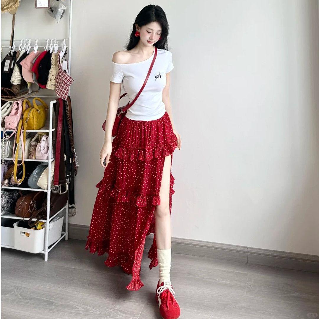 

Korean Summer White One-Shoulder T-shirt & Red Polka Dot Skirt Set S (70-85 jin)